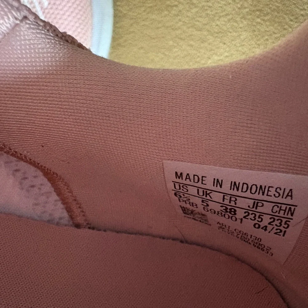 Adidas Women's Light Pink Sneakers - Picture 6 of 9